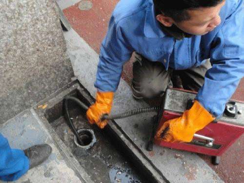 铁山港疏通下水道