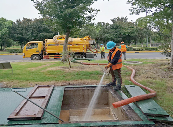 铁山港化油池清理